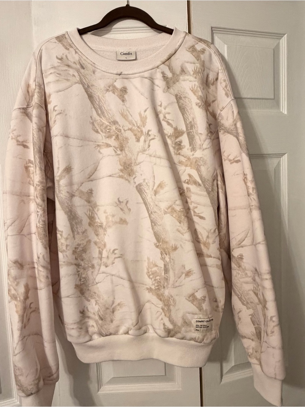 Comfrt Women's Cream & Tan camo Crewneck Sweatshirt
